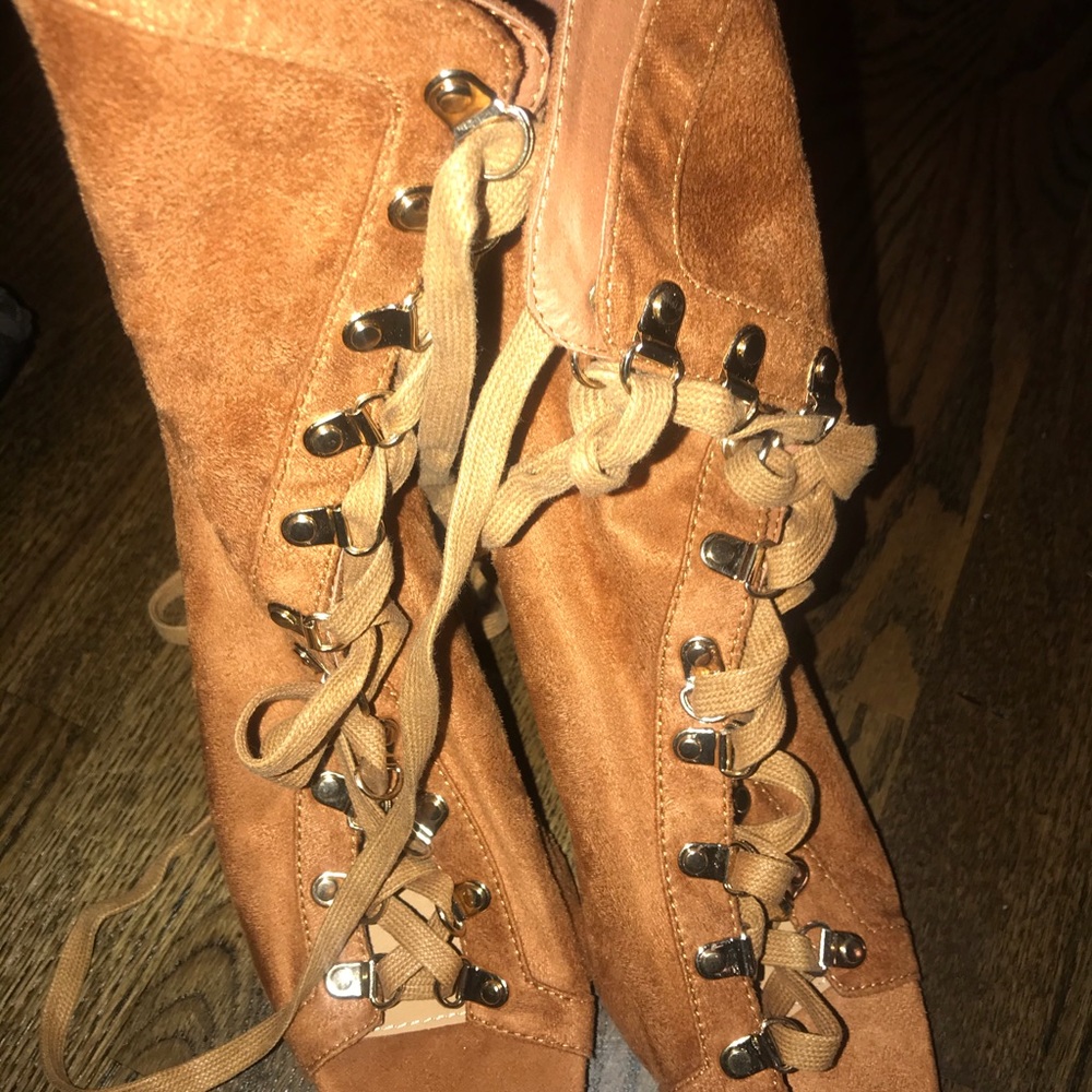 Cognac Tie up bootie